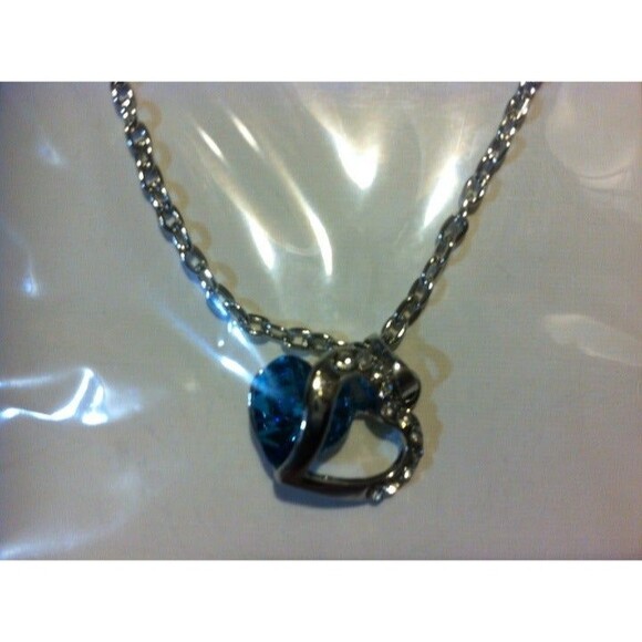 Open Heart necklace Random color - Picture 6 of 6